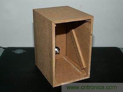 焊接完畢，背面