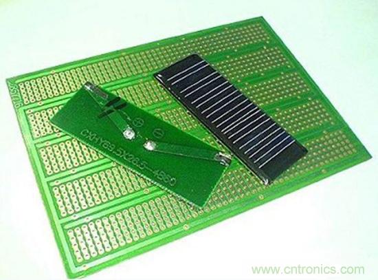 微型太陽能供電板DIY，給手電筒收音機(jī)供電