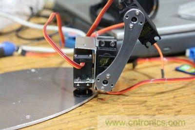 DIY:自制無(wú)線控制機(jī)器人