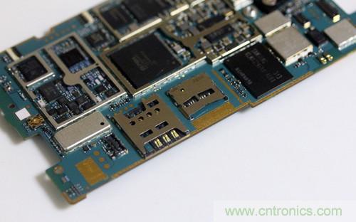 拆解4G新機(jī)索尼M35t：用料十足，易于維修