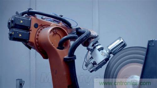 顛覆傳統(tǒng)設(shè)計(jì)，蘋(píng)果全新Mac Pro生產(chǎn)線(xiàn)探秘