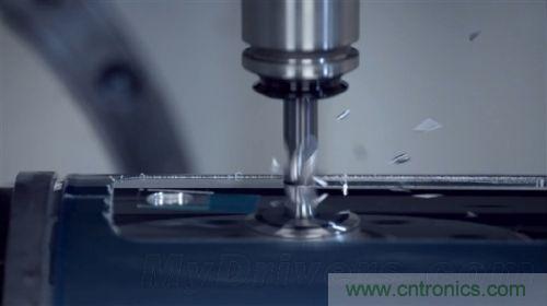 顛覆傳統(tǒng)設(shè)計(jì)，蘋(píng)果全新Mac Pro生產(chǎn)線(xiàn)探秘