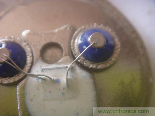 暴力拆解對(duì)比:進(jìn)口金封三極管VS國(guó)產(chǎn)金封三極管