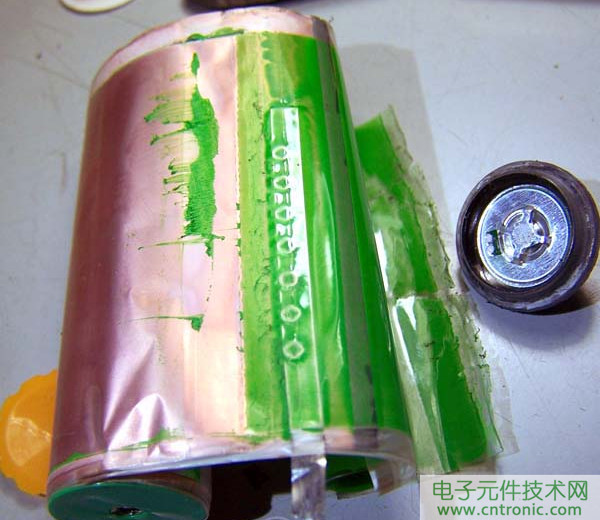 筆記本電池拆解，探秘電池內(nèi)部結(jié)構(gòu)