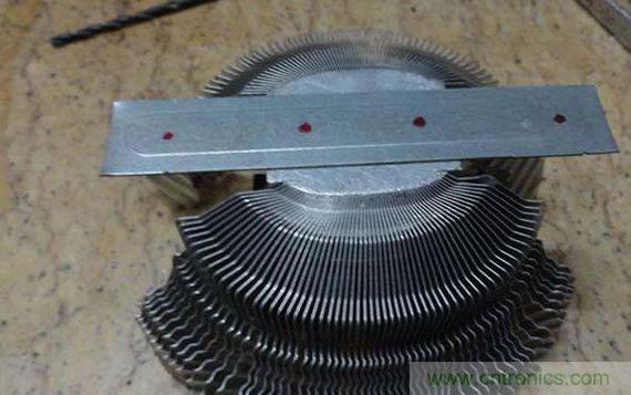 變廢為寶！風扇散熱器變身山寨LED燈