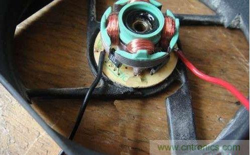 創(chuàng)意DIY！迷你風力發(fā)電機！