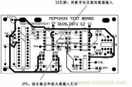 這是對(duì)圖2所示電路的第一次布線嘗試。此配置在模擬線路上產(chǎn)生不規(guī)律的噪聲，這是因?yàn)樵谔囟〝?shù)字走線上的數(shù)據(jù)輸入碼隨著數(shù)字電位器的編程需求而改變。