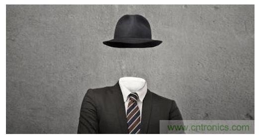 式隱形斗篷利用主動(dòng)式組件與被動(dòng)式超穎材料，可望進(jìn)一步縮減斗篷尺寸，使其更適合個(gè)人使用