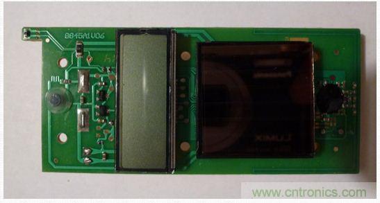 圖5：移開電池后的PCB另一面。