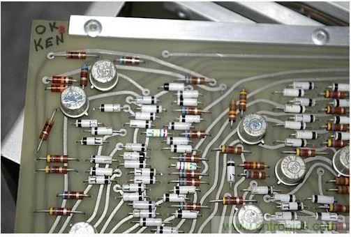 拆解也懷舊，讓人驚嘆的古董級(jí)可編程科學(xué)計(jì)算器 from 1966