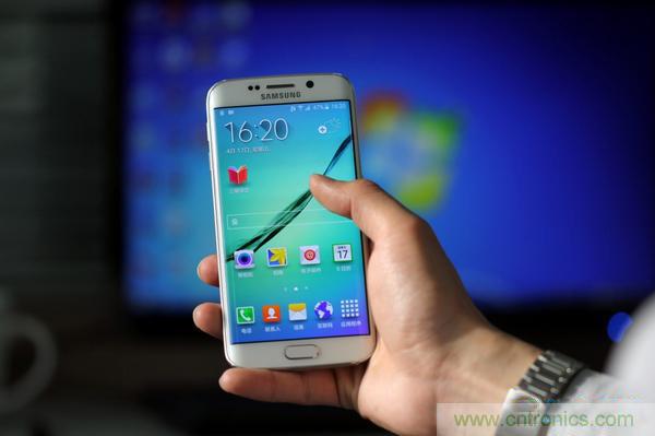 三星S6 Edge+拆解：比S6 Edge加在哪里？