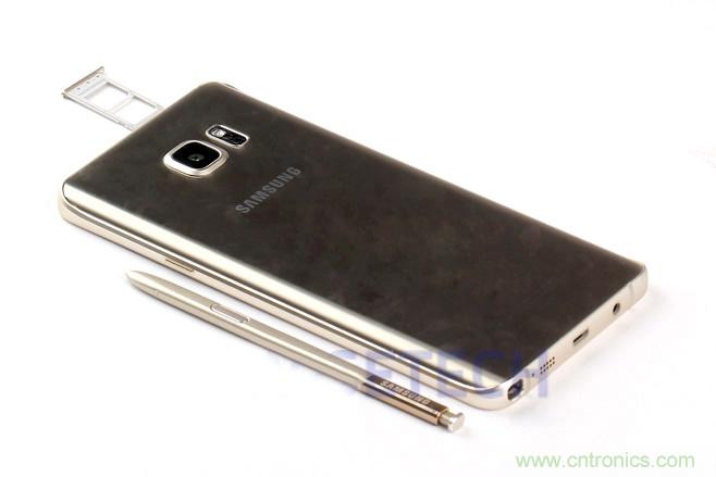 Galaxy Note5拆解，與S系列差距日漸模糊