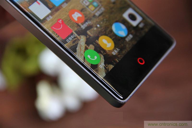 無(wú)邊框的 nubia Z9 ，一款既有驚喜，又有驚艷的智能手機(jī)