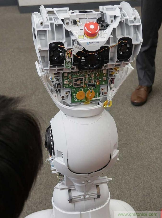 拆解筆記本不過癮，那就來拆拆日本情感機(jī)器人吧！