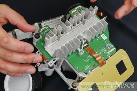 拆解筆記本不過癮，那就來拆拆日本情感機(jī)器人吧！