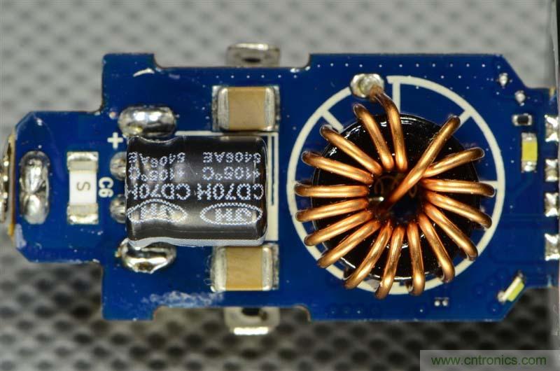 小米車載充電器拆解評測：49元能讓這枚&ldquo;子彈&rdquo;飛多遠？