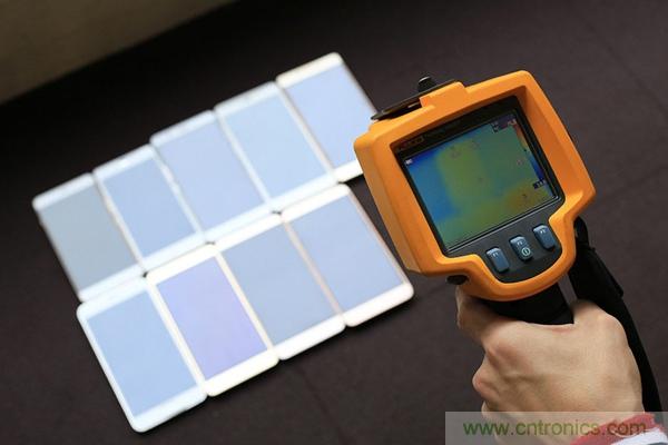 2015年9款千元智能手機橫評：誰才是紅海霸主？