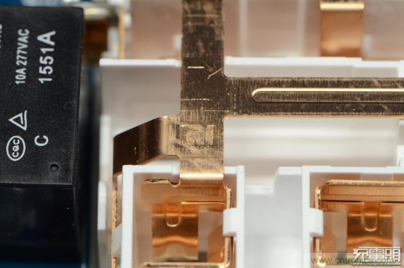 做工怒贊 神秘芯片！小米智能插線板拆解、評測