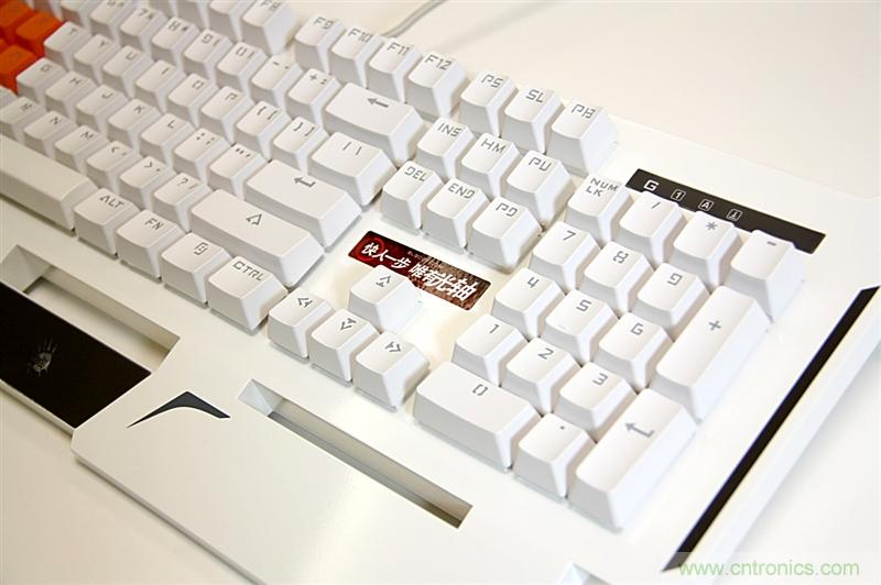 曾經(jīng)的網(wǎng)吧統(tǒng)治者&mdash;雙飛燕血手幽靈機(jī)械鍵盤，真世界最快？