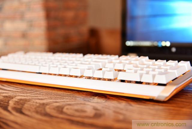 左手寫愛，右手寫他&mdash;&mdash;從此鍵盤鼠標不分家！