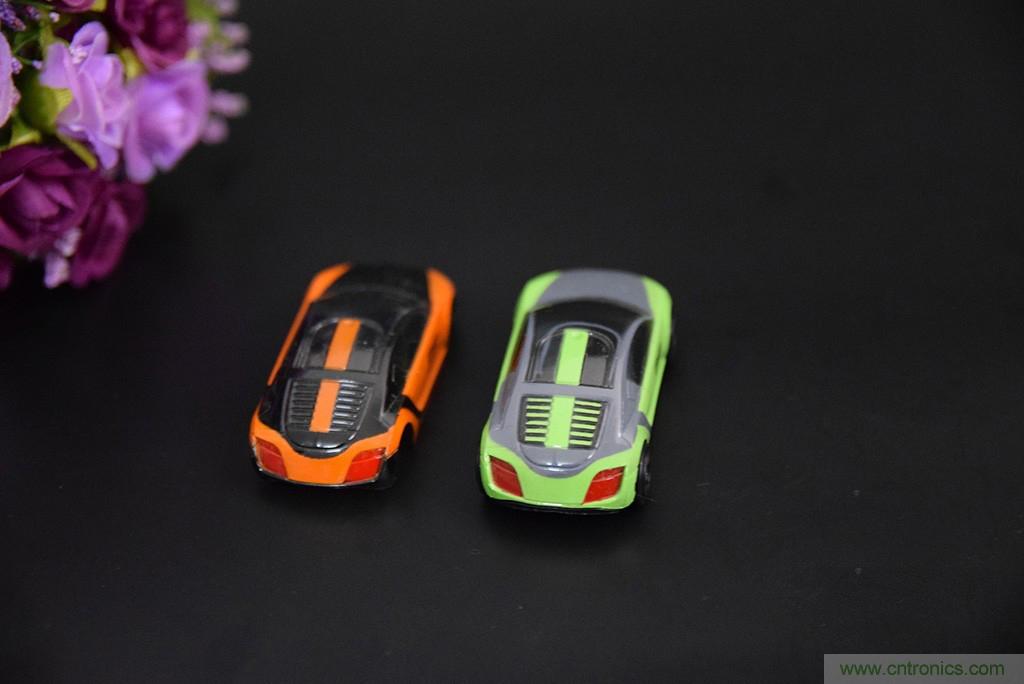 虛擬與現(xiàn)實(shí)相結(jié)合的飛車(chē)游戲，讓你體驗(yàn)速度與激情的碰撞！