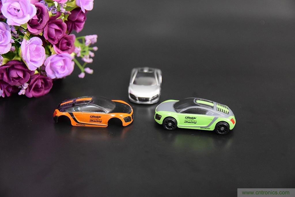 虛擬與現(xiàn)實(shí)相結(jié)合的飛車(chē)游戲，讓你體驗(yàn)速度與激情的碰撞！