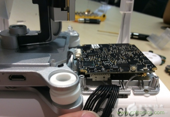 真飛機(jī)拆不著，那就來(lái)拆拆無(wú)人機(jī)&ldquo;鼻祖&rdquo;大疆吧！