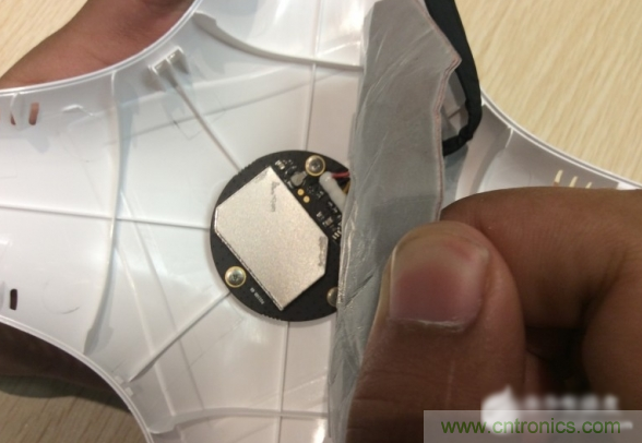 真飛機(jī)拆不著，那就來(lái)拆拆無(wú)人機(jī)&ldquo;鼻祖&rdquo;大疆吧！