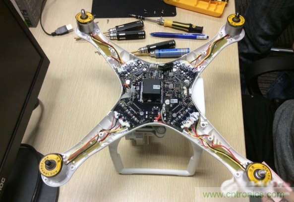 真飛機(jī)拆不著，那就來(lái)拆拆無(wú)人機(jī)&ldquo;鼻祖&rdquo;大疆吧！