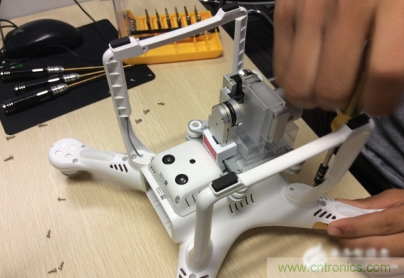 真飛機(jī)拆不著，那就來(lái)拆拆無(wú)人機(jī)&ldquo;鼻祖&rdquo;大疆吧！