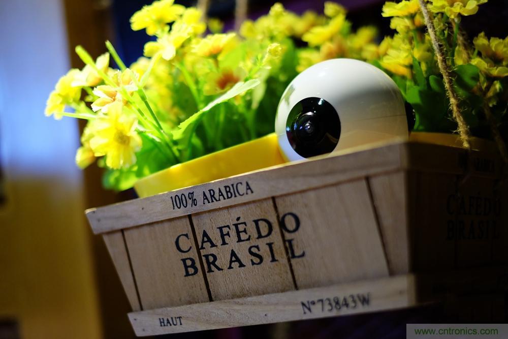 造型神似BB8，讓照片翻滾起來&mdash;&mdash;暴風魔眼