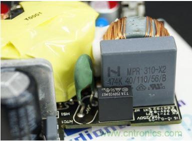 69元小米4口USB充電器詳細拆解，看完你也能DIY一個