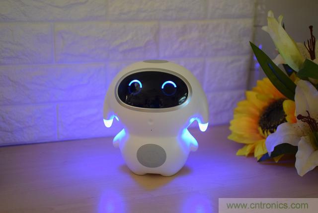 &ldquo;爸爸再不陪我，我就長大了&rdquo;&mdash;&mdash;小騰機器人