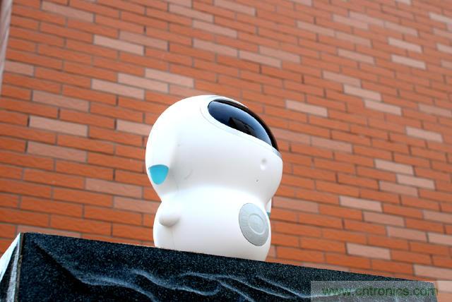 &ldquo;爸爸再不陪我，我就長大了&rdquo;&mdash;&mdash;小騰機器人