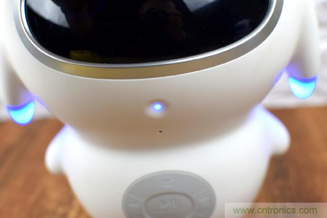 &ldquo;爸爸再不陪我，我就長大了&rdquo;&mdash;&mdash;小騰機器人