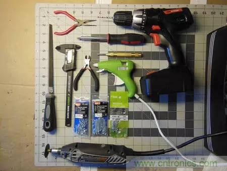 廢舊收音機如何變身成酷炫機器人？