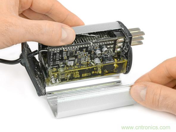 從電池到傳感器，完整拆解小米智能自行車