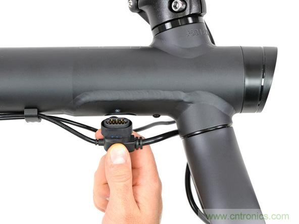 從電池到傳感器，完整拆解小米智能自行車