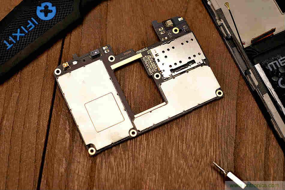 拆解魅族15 Plus：玩轉(zhuǎn)了新概念，但其工藝究竟如何？