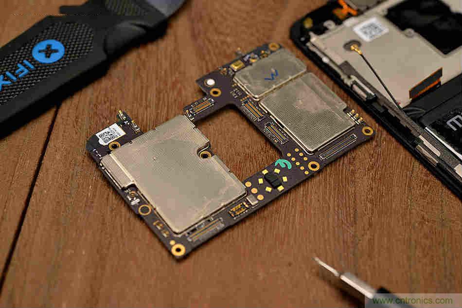 拆解魅族15 Plus：玩轉(zhuǎn)了新概念，但其工藝究竟如何？