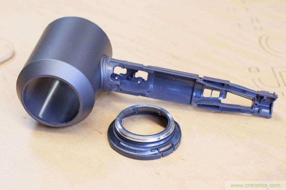 拆解戴森吹風(fēng)機(jī)：近三千元的價(jià)格貴在哪？