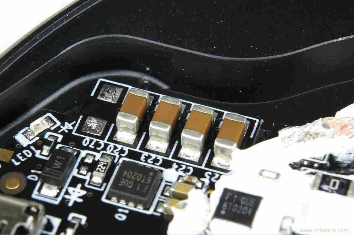 拆解對比：系出同門，小米、紫米無線充電器的差別有多大？