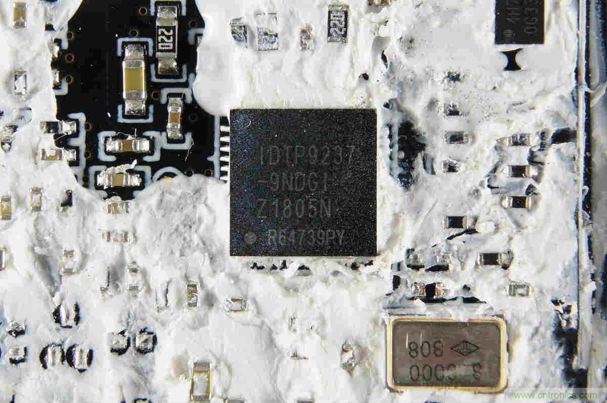 拆解對比：系出同門，小米、紫米無線充電器的差別有多大？