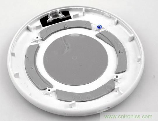 拆解對比：系出同門，小米、紫米無線充電器的差別有多大？