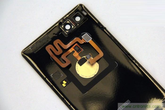 堅果R1拆解：內(nèi)部設(shè)計究竟如何？