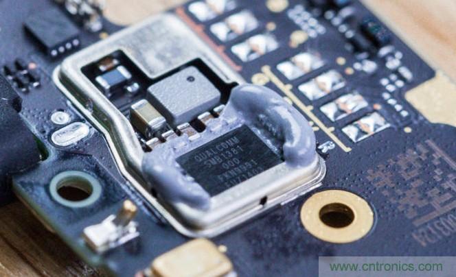 拆解黑鯊手機：多級直觸一體式液冷系統(tǒng)有什么門道？