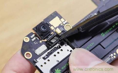 拆解黑鯊手機：多級直觸一體式液冷系統(tǒng)有什么門道？