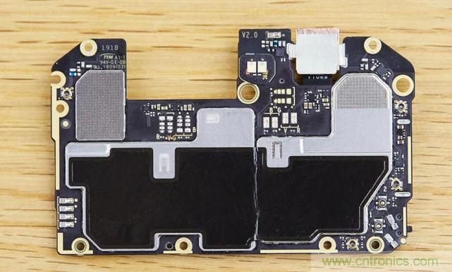拆解黑鯊手機：多級直觸一體式液冷系統(tǒng)有什么門道？