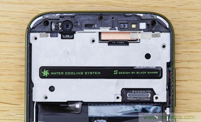 拆解黑鯊手機：多級直觸一體式液冷系統(tǒng)有什么門道？