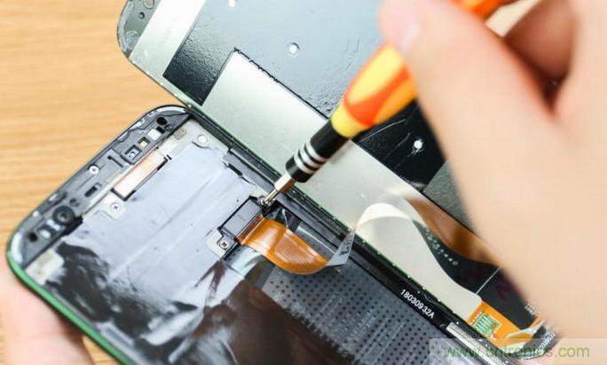 拆解黑鯊手機：多級直觸一體式液冷系統(tǒng)有什么門道？